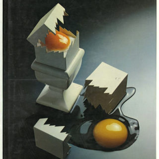 GRAPHIS PACKAGING 4: AN INTERNATIONAL SURVEY OF PACKAGE DESIGN. Zurich: Graphis Press Corp., 1984.