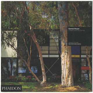 EAMES HOUSE BY CHARLES AND RAY EAMES. London, Phaidon Press,1994. James Steele [Text] and Tim Street-Porter [photography].