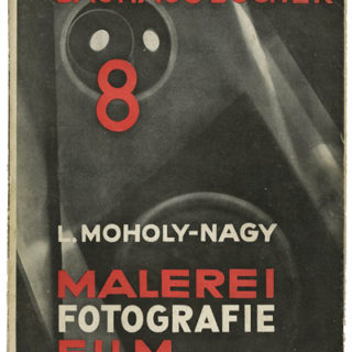 Moholy-Nagy, László : MALEREI, FOTOGRAFIE, FILM  [Bauhausbücher 8]. Münich: Albert Langen Verlag, 1927. 